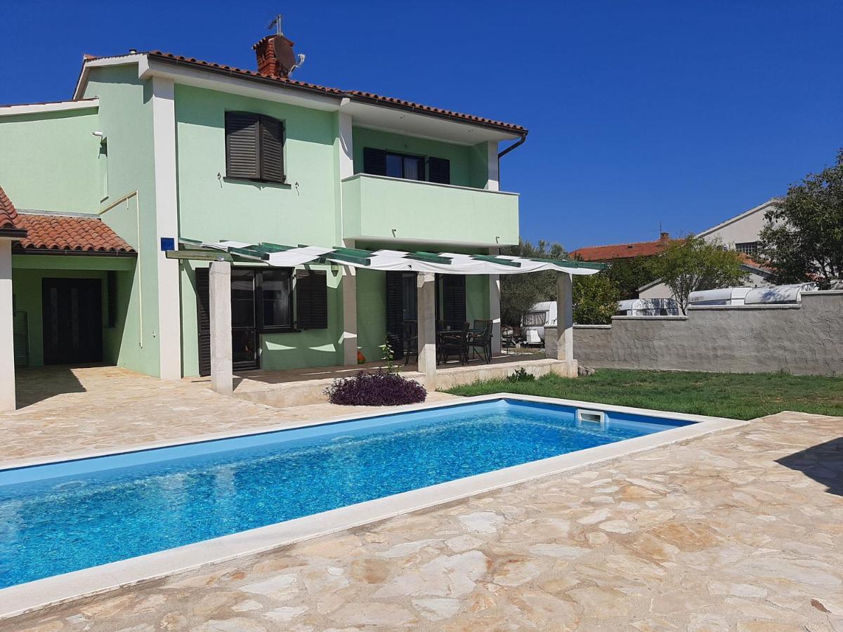 Vila Lokvanj Ližnjan Esterno foto