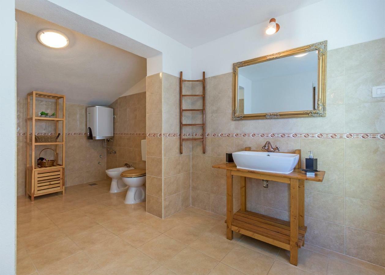 Vila Lokvanj Ližnjan Esterno foto